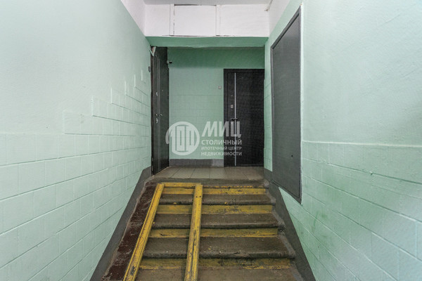 Продам однокомнатную (1-комн.) квартиру, Фабрициуса ул, 24, Москва г