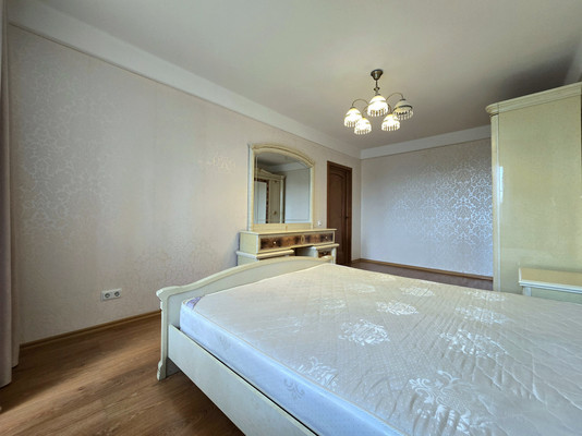 Продам трехкомнатную (3-комн.) квартиру, Ленинградская ул, 13, Всеволожск г