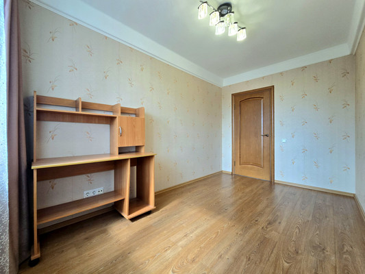 Продам трехкомнатную (3-комн.) квартиру, Ленинградская ул, 13, Всеволожск г