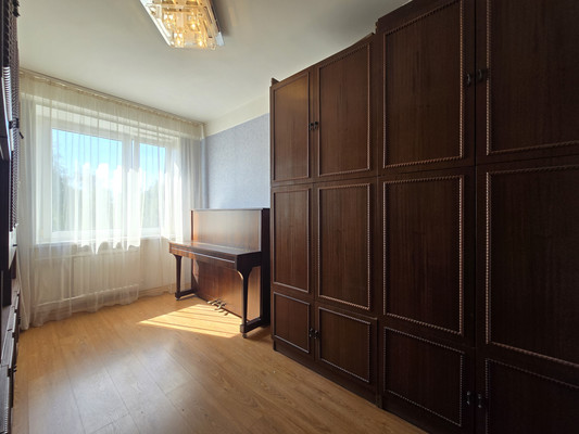 Продам трехкомнатную (3-комн.) квартиру, Ленинградская ул, 13, Всеволожск г