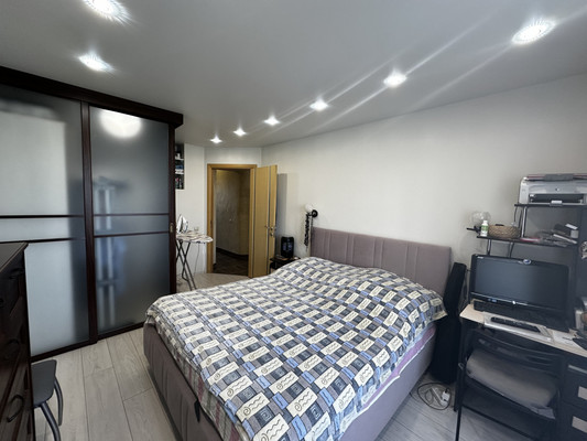 Продам трехкомнатную (3-комн.) квартиру, Нахимовский пр-кт, 22, Москва г