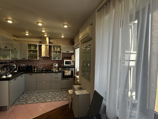 Продам трехкомнатную (3-комн.) квартиру, Нахимовский пр-кт, 22, Москва г
