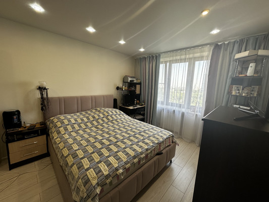 Продам трехкомнатную (3-комн.) квартиру, Нахимовский пр-кт, 22, Москва г
