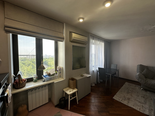 Продам трехкомнатную (3-комн.) квартиру, Нахимовский пр-кт, 22, Москва г