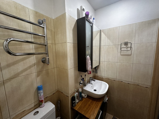 Продам трехкомнатную (3-комн.) квартиру, Нахимовский пр-кт, 22, Москва г