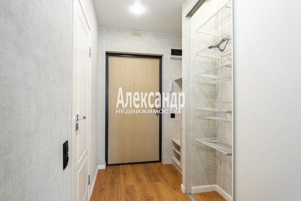 Продам однокомнатную (1-комн.) квартиру, Десантника Вадима Чугунова б-р, 5, Новогорелово п