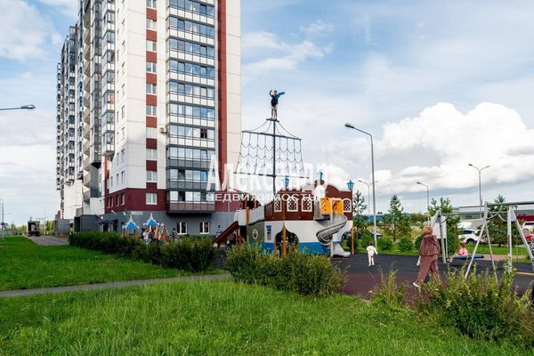 Продам однокомнатную (1-комн.) квартиру, Десантника Вадима Чугунова б-р, 5, Новогорелово п
