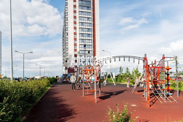Продам однокомнатную (1-комн.) квартиру, Десантника Вадима Чугунова б-р, 5, Новогорелово п