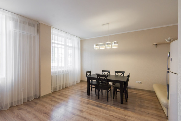 Продам трехкомнатную (3-комн.) квартиру, Ульяновская ул, 50, Ростов-на-Дону г