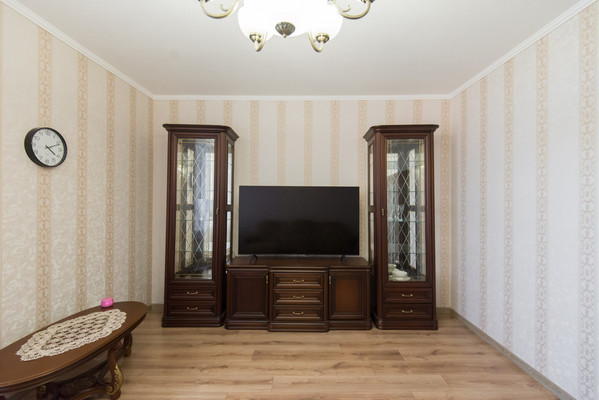 Продам трехкомнатную (3-комн.) квартиру, Ульяновская ул, 50, Ростов-на-Дону г