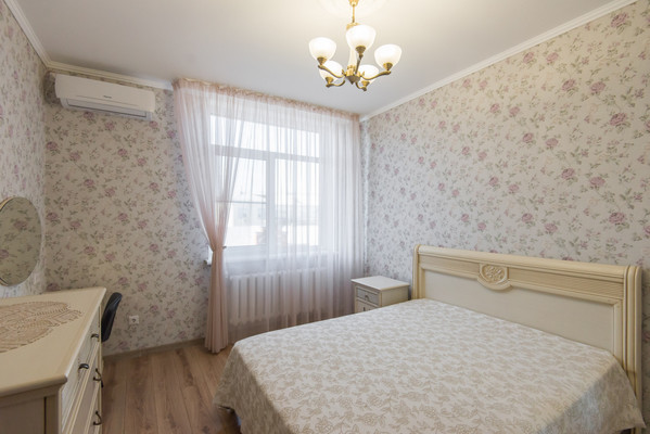 Продам трехкомнатную (3-комн.) квартиру, Ульяновская ул, 50, Ростов-на-Дону г