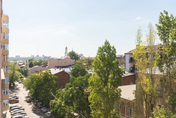 Продам трехкомнатную (3-комн.) квартиру, Ульяновская ул, 50, Ростов-на-Дону г