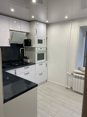 Продам двухкомнатную (2-комн.) квартиру, Верхняя ул, 6, Москва г