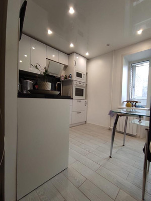 Продам двухкомнатную (2-комн.) квартиру, Верхняя ул, 6, Москва г