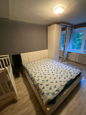 Продам двухкомнатную (2-комн.) квартиру, Верхняя ул, 6, Москва г