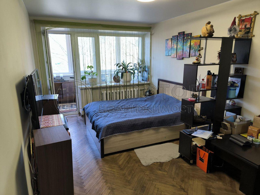 Продам трехкомнатную (3-комн.) квартиру, Лесная ул, 3, Глухово д