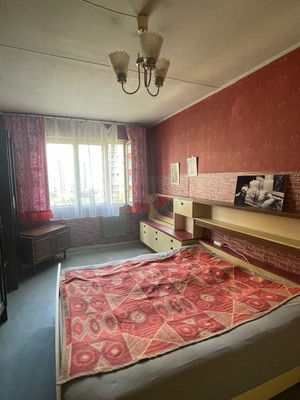 Продам трехкомнатную (3-комн.) квартиру, Кораблестроителей ул, 40к2, Санкт-Петербург г