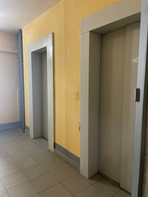 Продам трехкомнатную (3-комн.) квартиру, Кораблестроителей ул, 40к2, Санкт-Петербург г