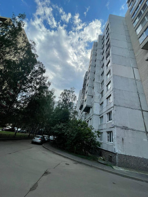 Продам трехкомнатную (3-комн.) квартиру, Кораблестроителей ул, 40к2, Санкт-Петербург г