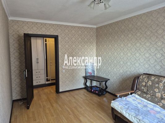 Продам однокомнатную (1-комн.) квартиру, Партизанской Славы б-р, 3, Кировск г