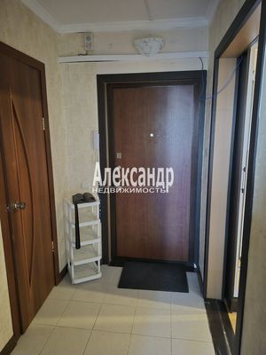 Продам однокомнатную (1-комн.) квартиру, Партизанской Славы б-р, 3, Кировск г