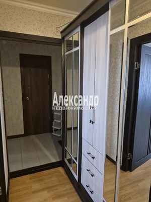 Продам однокомнатную (1-комн.) квартиру, Партизанской Славы б-р, 3, Кировск г