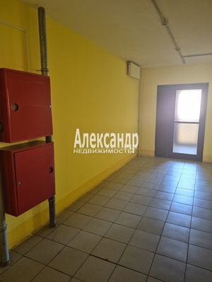 Продам однокомнатную (1-комн.) квартиру, Партизанской Славы б-р, 3, Кировск г