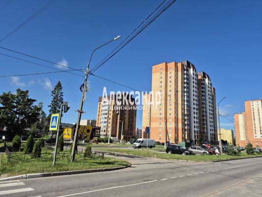 Продам однокомнатную (1-комн.) квартиру, Партизанской Славы б-р, 3, Кировск г