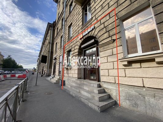 Сдам торговое помещение 30 м2, Кондратьевский пр-кт, 42, Санкт-Петербург г