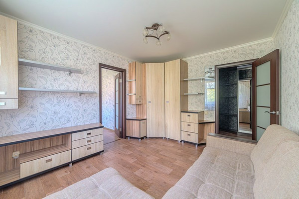 Продам двухкомнатную (2-комн.) квартиру, Радужная ул, 7, Засечное с