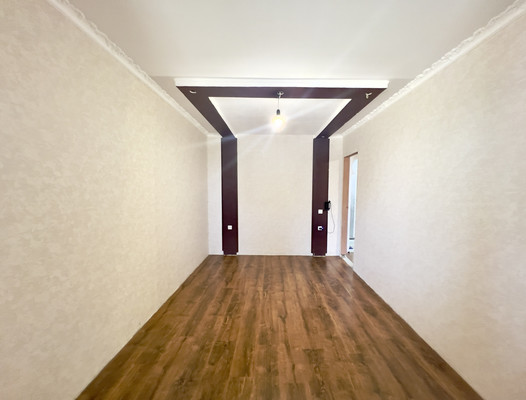 Продам двухкомнатную (2-комн.) квартиру, Крымская ул, 1а, Саки г