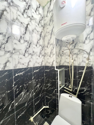 Продам двухкомнатную (2-комн.) квартиру, Крымская ул, 1а, Саки г