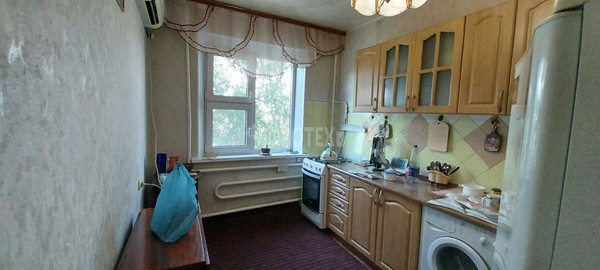 Продам трехкомнатную (3-комн.) квартиру, Гоголя ул, 196, Кропоткин г