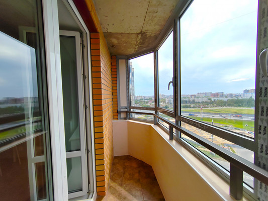 Продам двухкомнатную (2-комн.) квартиру, Охтинская аллея, 10к1, Мурино п