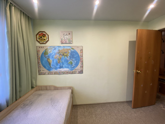 Продам двухкомнатную (2-комн.) квартиру, Чкалова ул, 66, Ханты-Мансийск г