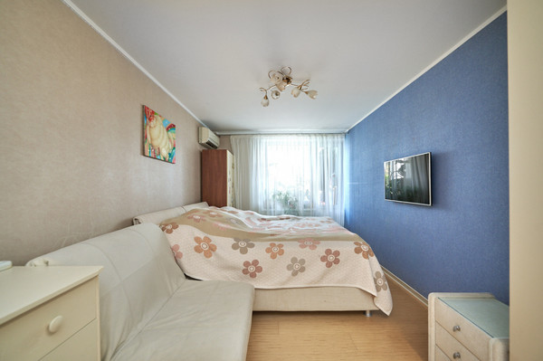 Продам двухкомнатную (2-комн.) квартиру, Ясногорская ул, 17к1, Москва г