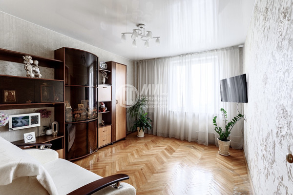 Продам трехкомнатную (3-комн.) квартиру, Дегунинская ул, 15, Москва г