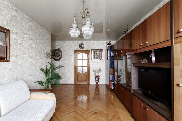 Продам трехкомнатную (3-комн.) квартиру, Дегунинская ул, 15, Москва г