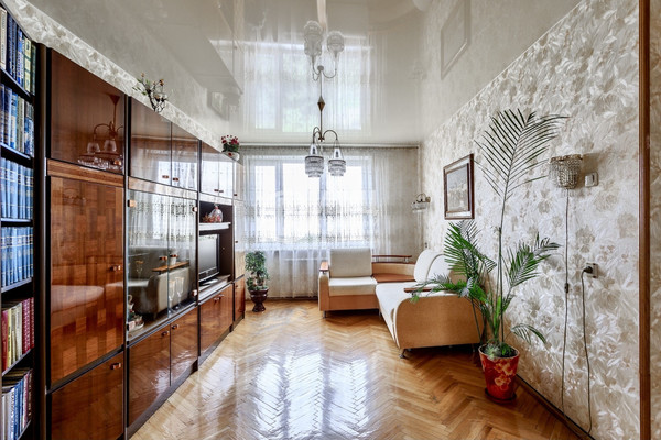 Продам трехкомнатную (3-комн.) квартиру, Дегунинская ул, 15, Москва г
