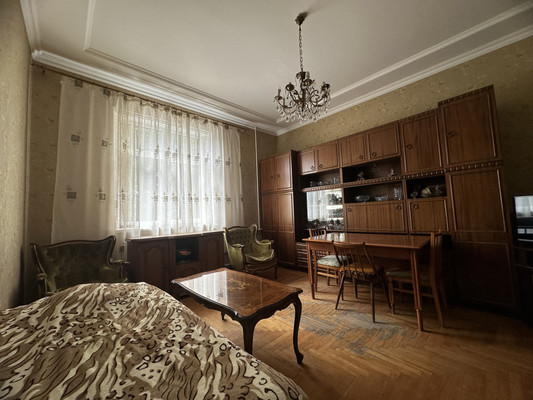 Продам трехкомнатную (3-комн.) квартиру, Чернышевского ул, 169, Нальчик г