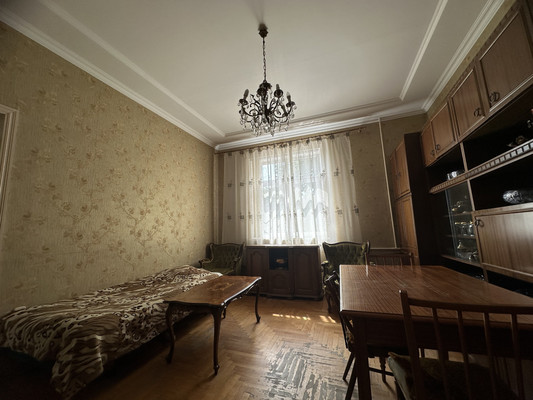 Продам трехкомнатную (3-комн.) квартиру, Чернышевского ул, 169, Нальчик г