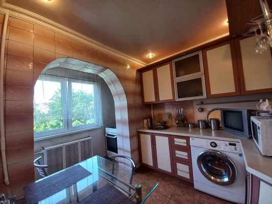 Продам трехкомнатную (3-комн.) квартиру, Кулиева пр-кт, 25, Нальчик г