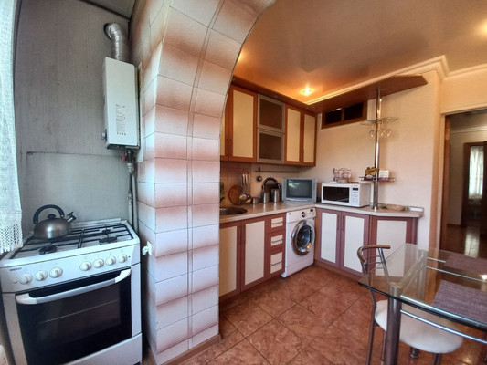 Продам трехкомнатную (3-комн.) квартиру, Кулиева пр-кт, 25, Нальчик г