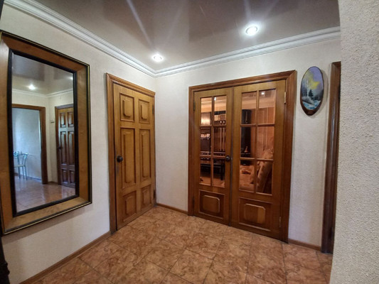 Продам трехкомнатную (3-комн.) квартиру, Кулиева пр-кт, 25, Нальчик г