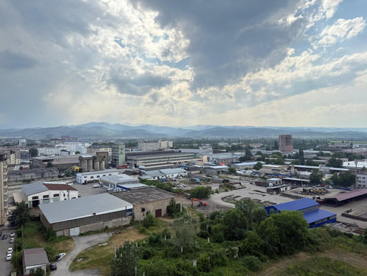 Продам трехкомнатную (3-комн.) квартиру, Эльбрусская ул, 19кг, Нальчик г