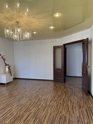 Продам двухкомнатную (2-комн.) квартиру, Старорусский б-р, 33, Великий Новгород г