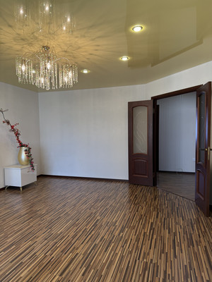 Продам двухкомнатную (2-комн.) квартиру, Старорусский б-р, 33, Великий Новгород г