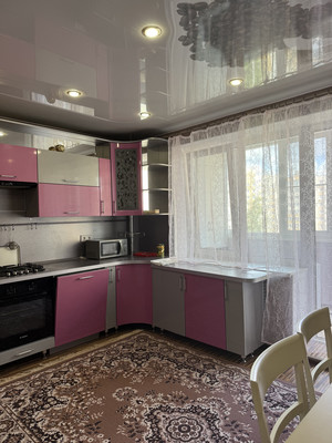 Продам двухкомнатную (2-комн.) квартиру, Старорусский б-р, 33, Великий Новгород г