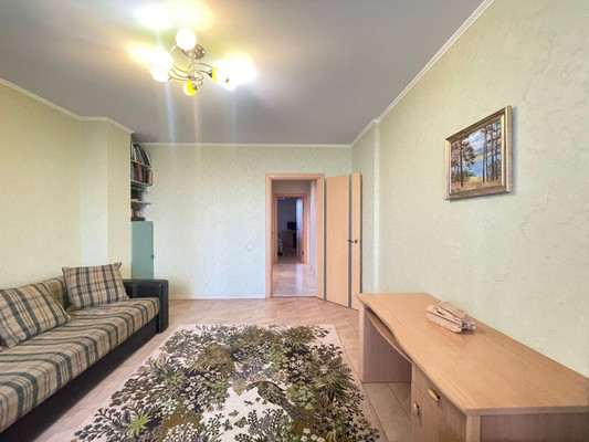 Продам трехкомнатную (3-комн.) квартиру, Кореновская ул, 15/1, Краснодар г