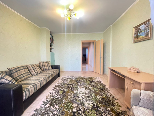 Продам трехкомнатную (3-комн.) квартиру, Кореновская ул, 15/1, Краснодар г